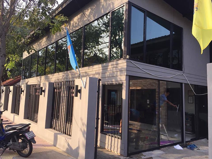 ติดฟิล์มสำนักงาน Hi-Kool black carbon